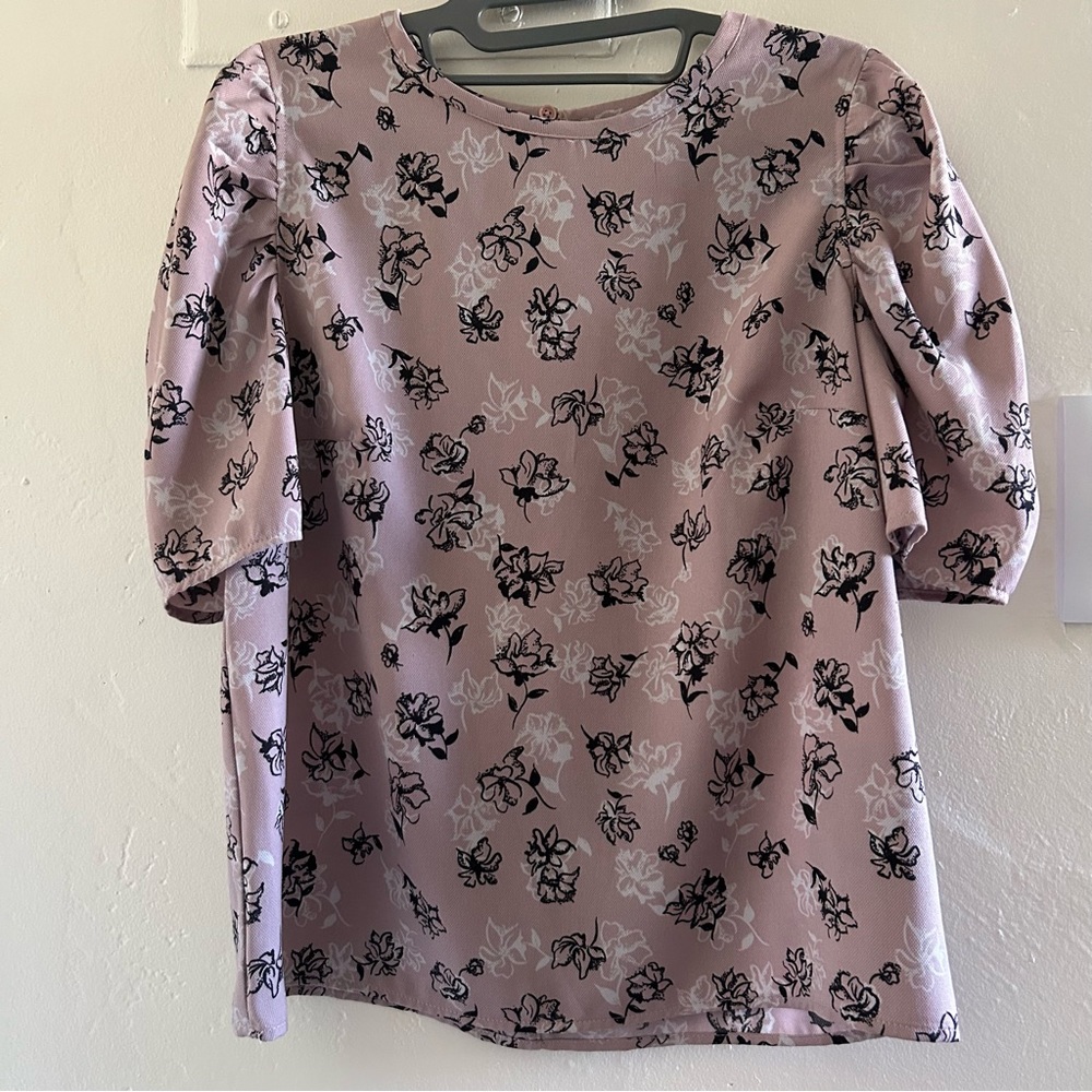 14th & union stamped rose blouse